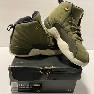 Jordan retro 12 size 3Y preschool